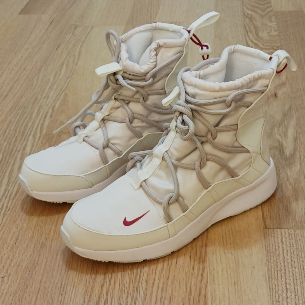💎 HP 💎  Nike Tanjun High Rise Boots size 8 for Women - Picture 2 of 10